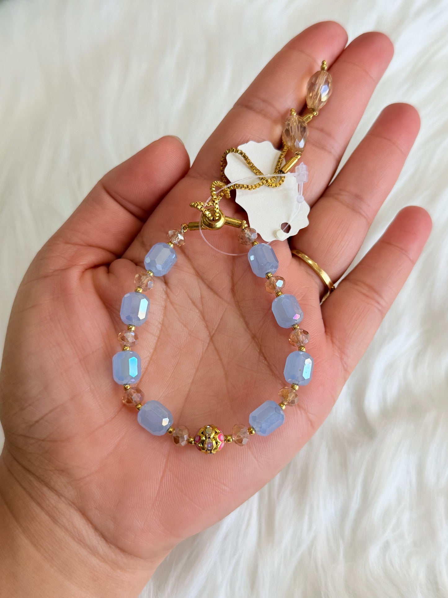Adjustable bracelet