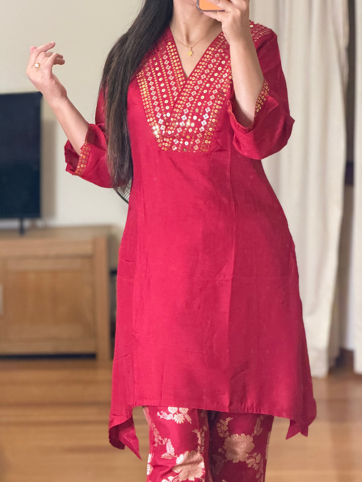 Elegant Dola Silk Suit with Banarasi Bottom