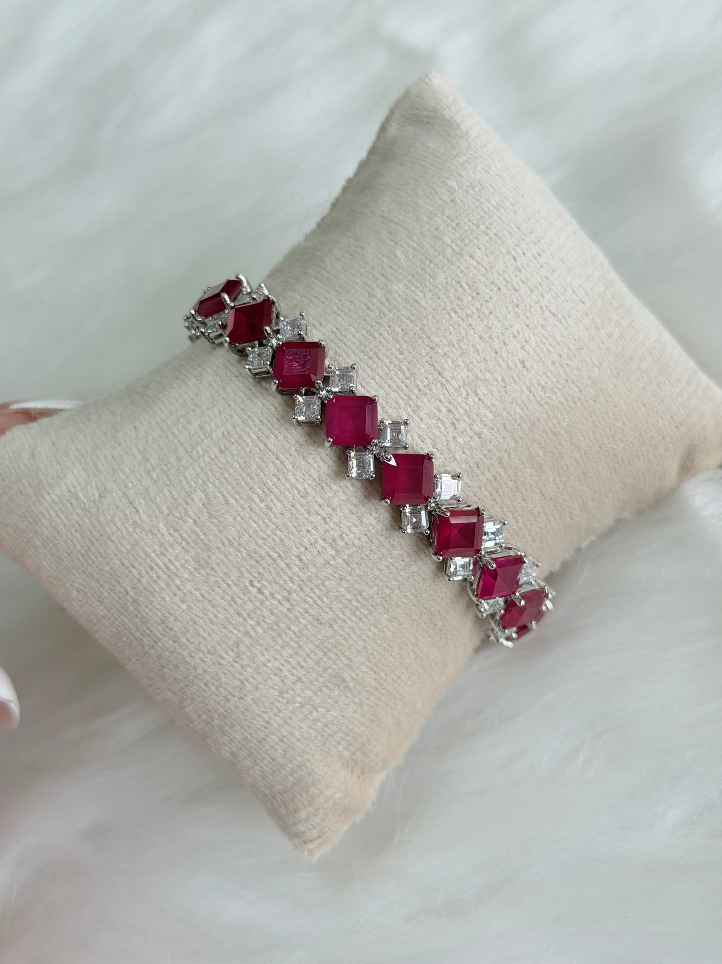 Exclusive bracelet with VVS clarity