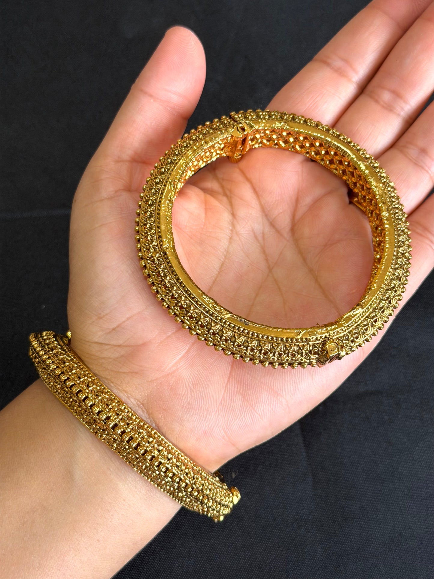 Gold look openable kangan