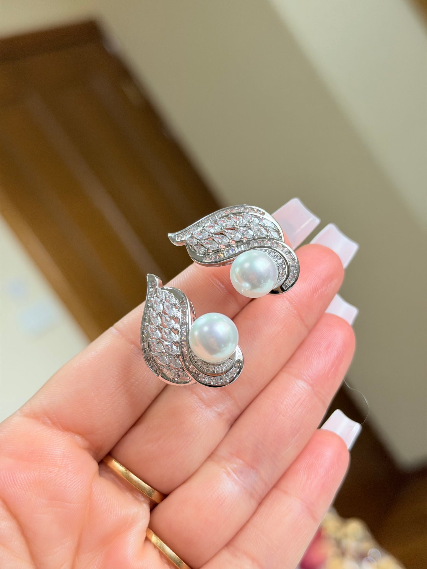Exclusive studs