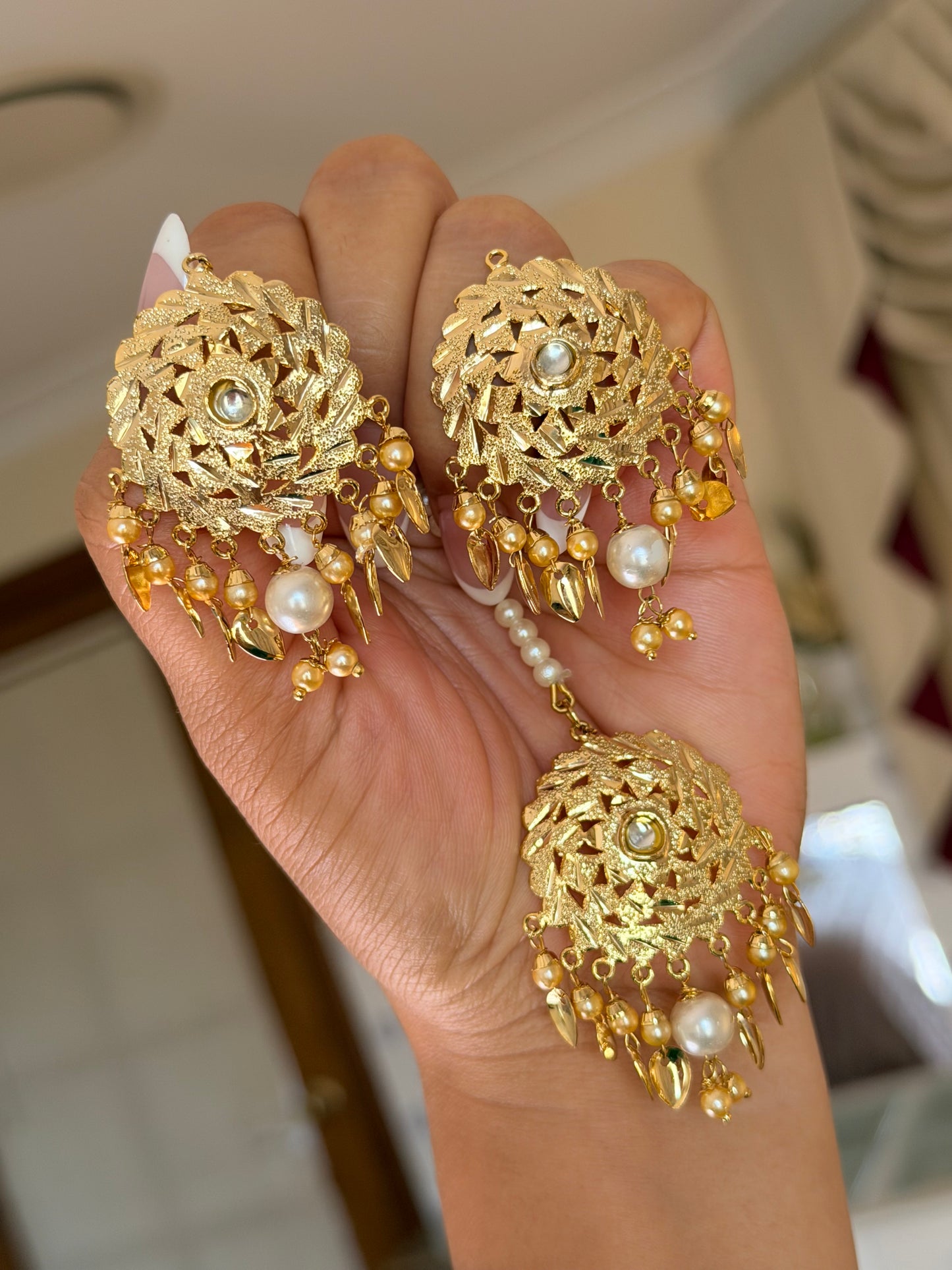 Traditional earring tikka set