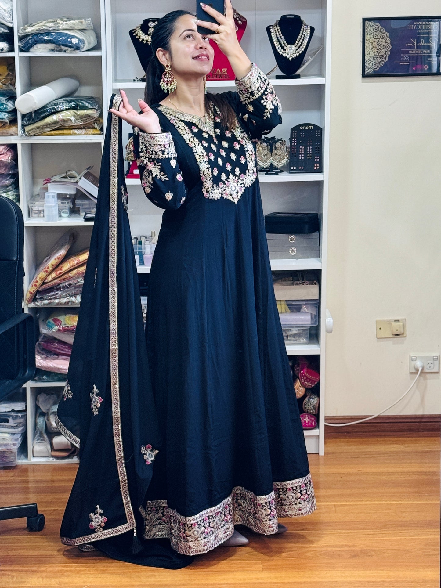 PREMIUM SILK ANARKALI(Free size stitch)