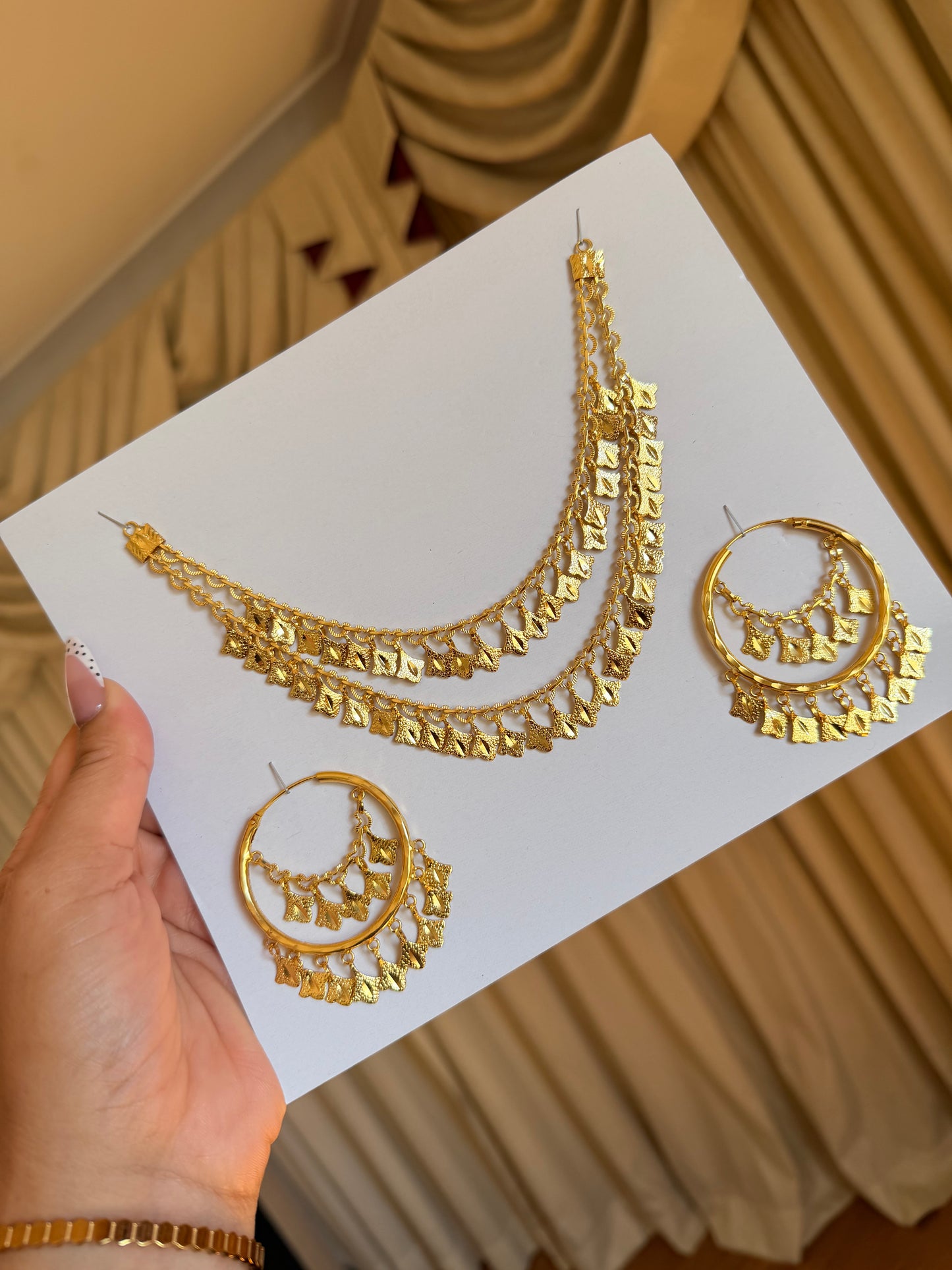 Traditional necklace set