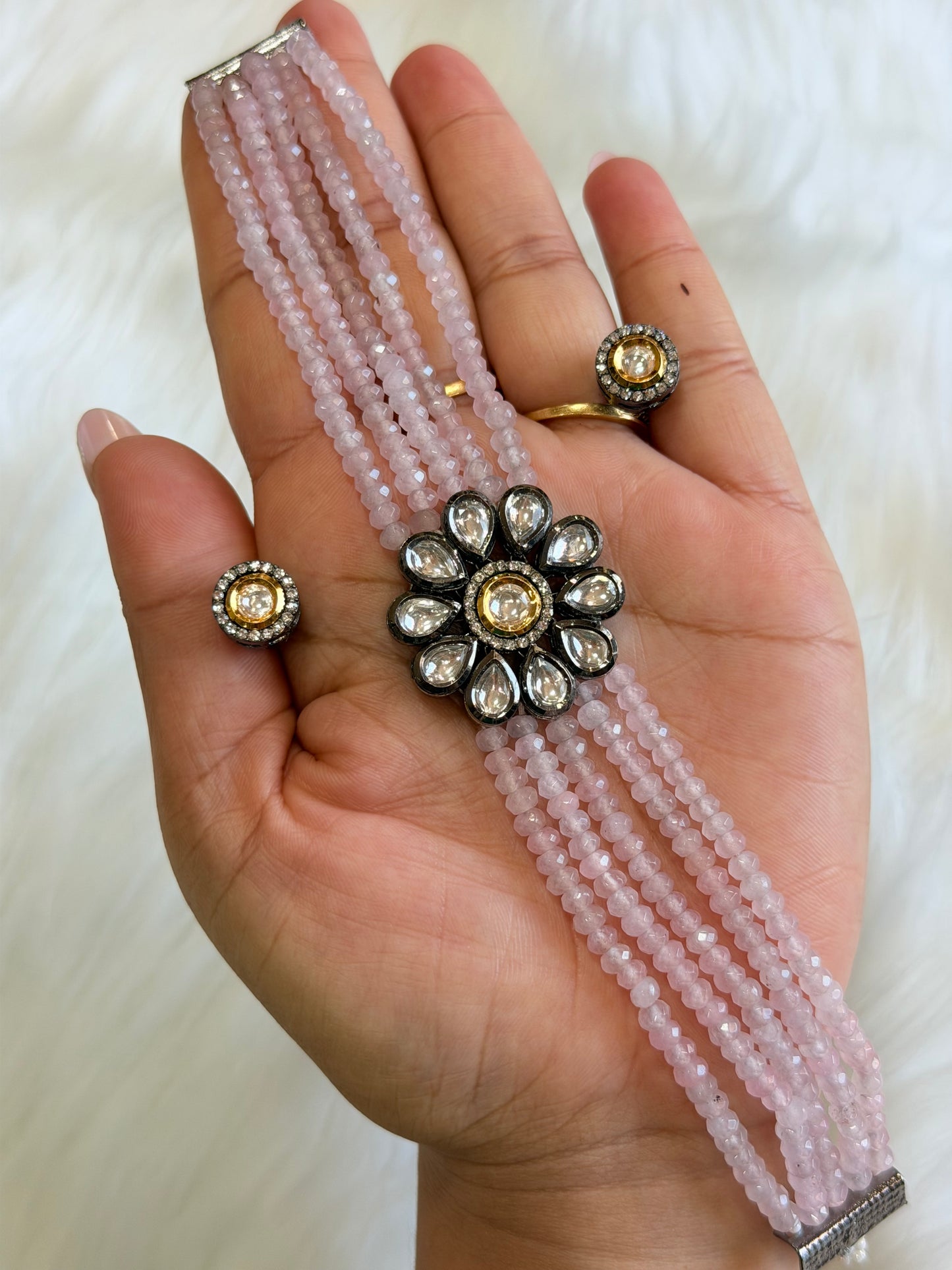 Kundan chokar set