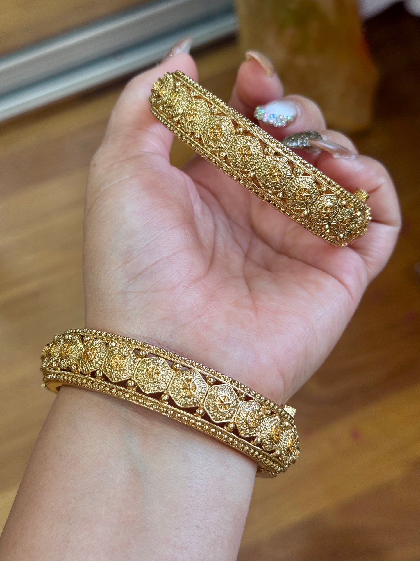 Premium gold look openable kangan