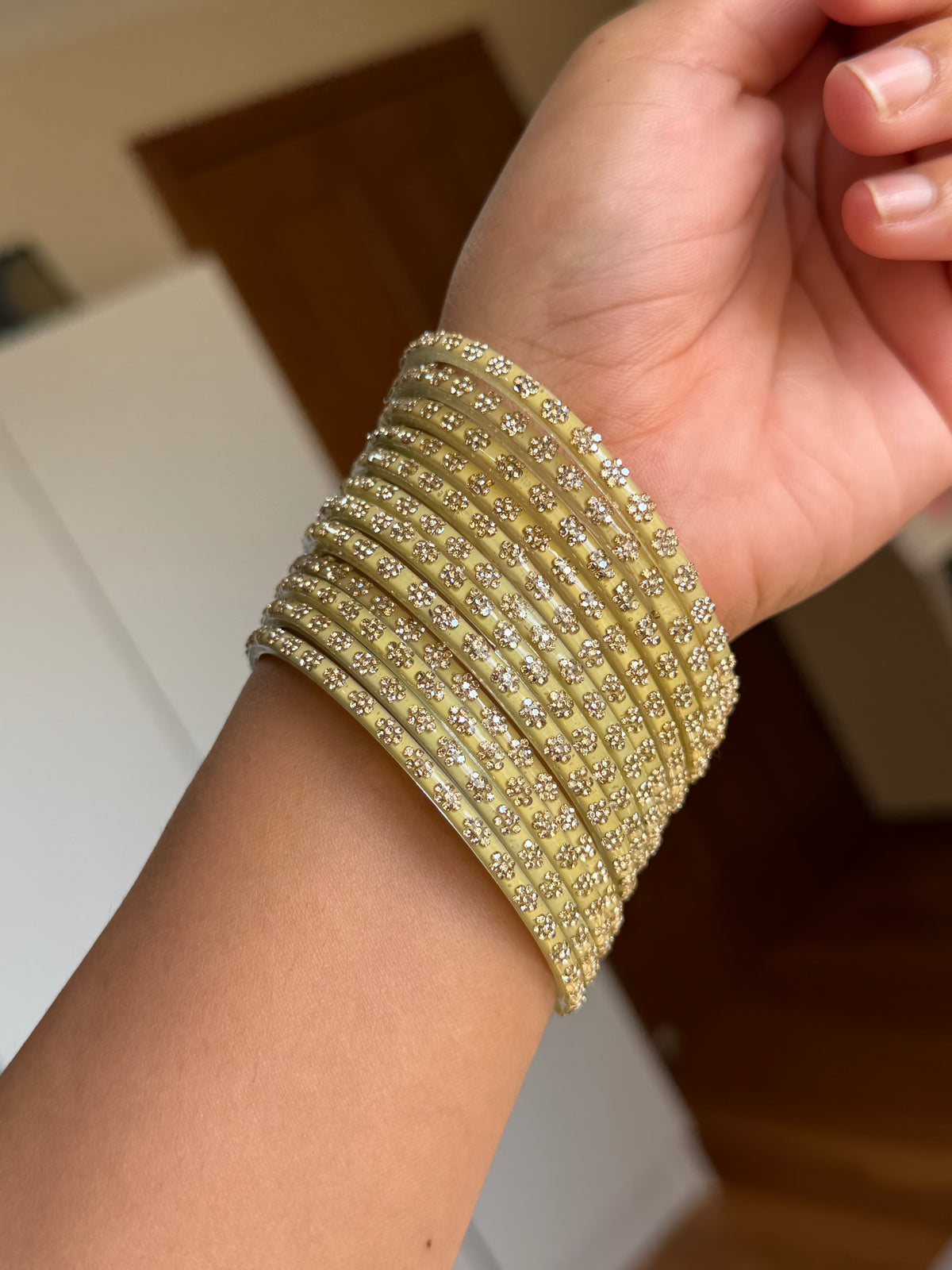 Glass bangles(Light Lemon Yellow)