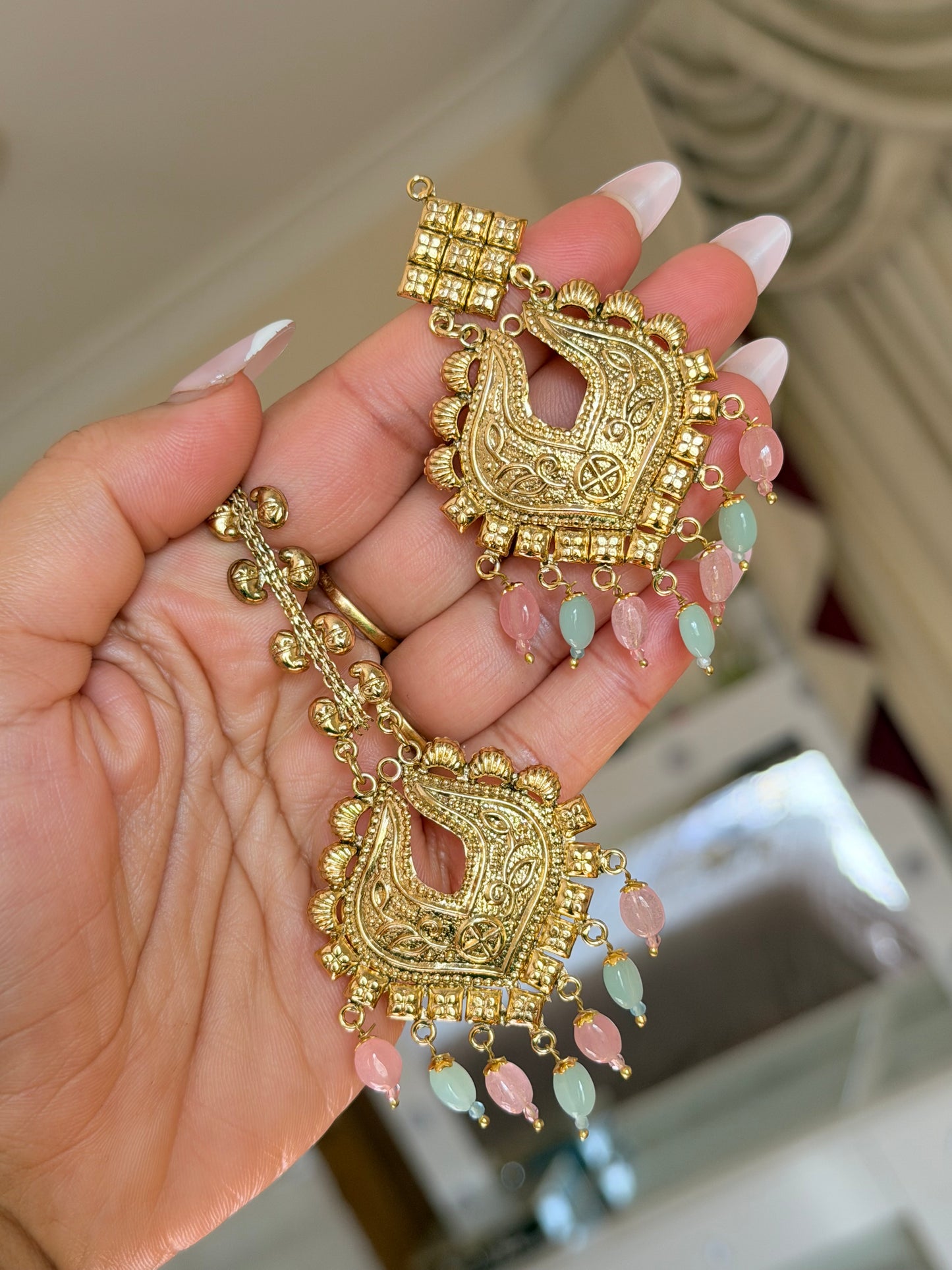 Traditional necklace set