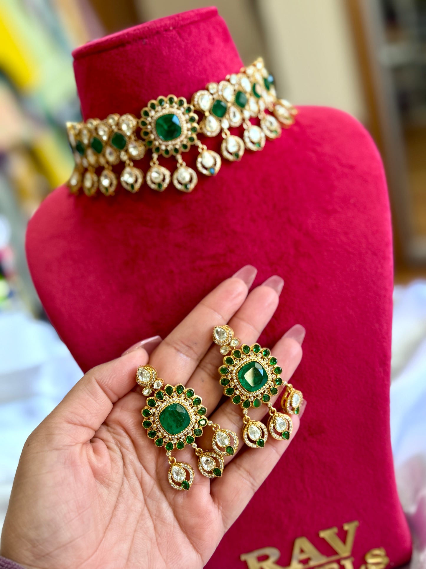 Premium moissanite chokar set