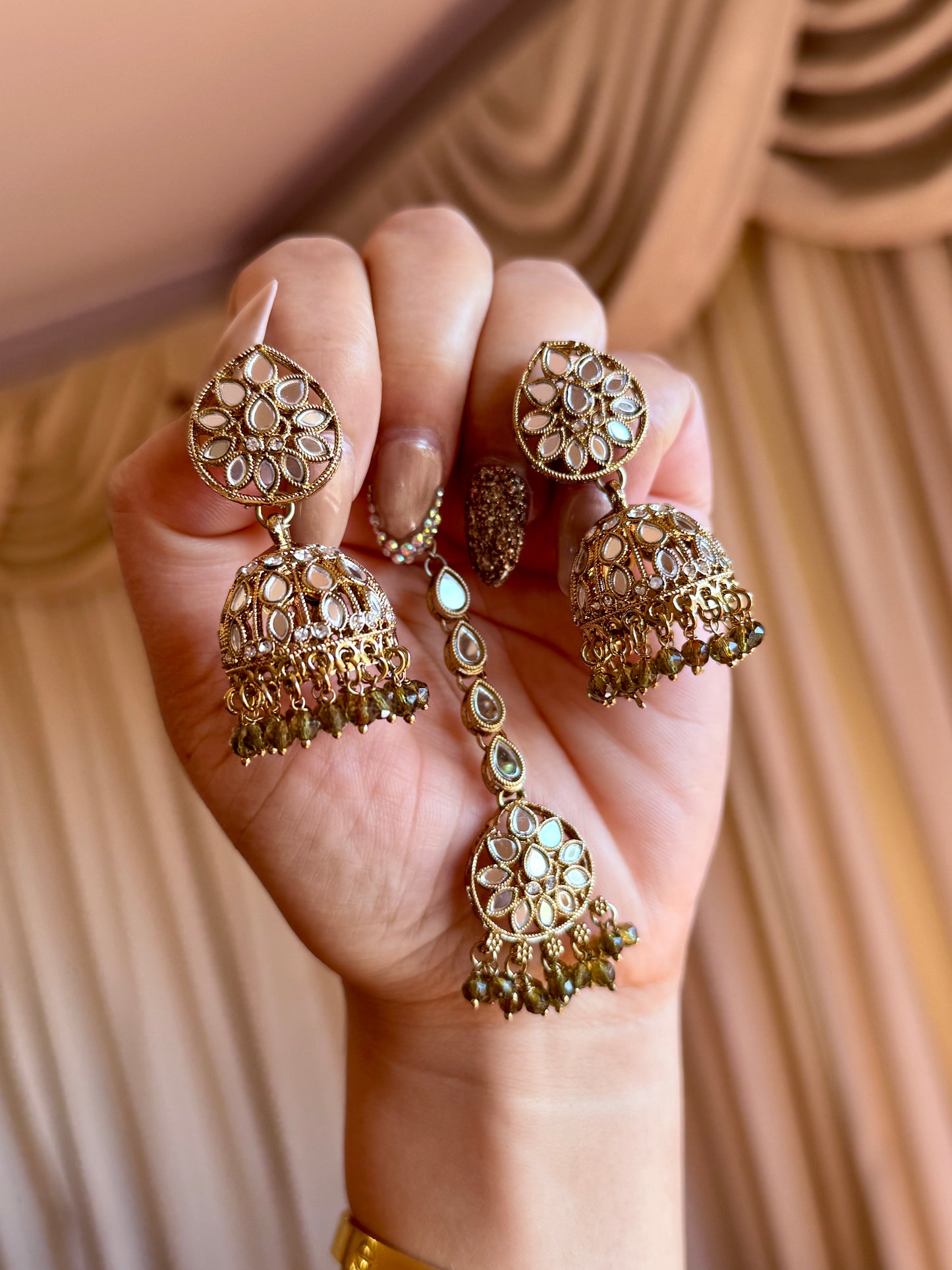 Mirror necklace set mehndi green