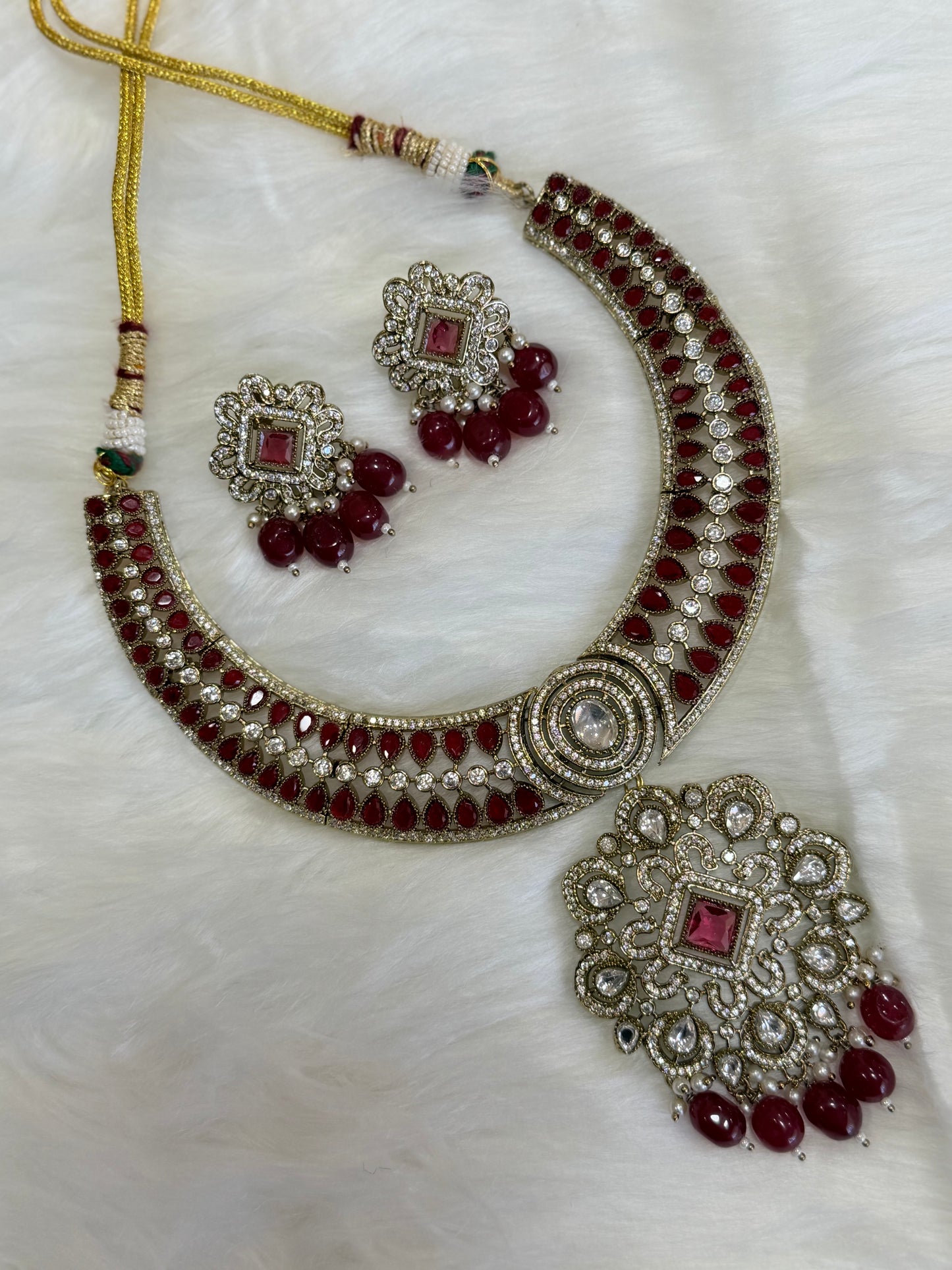 Premium necklace set
