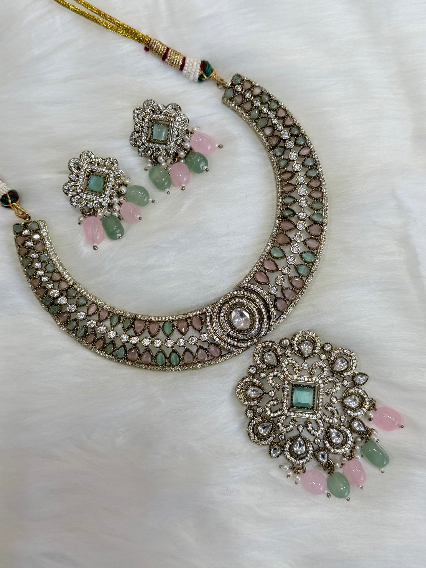 Premium necklace set