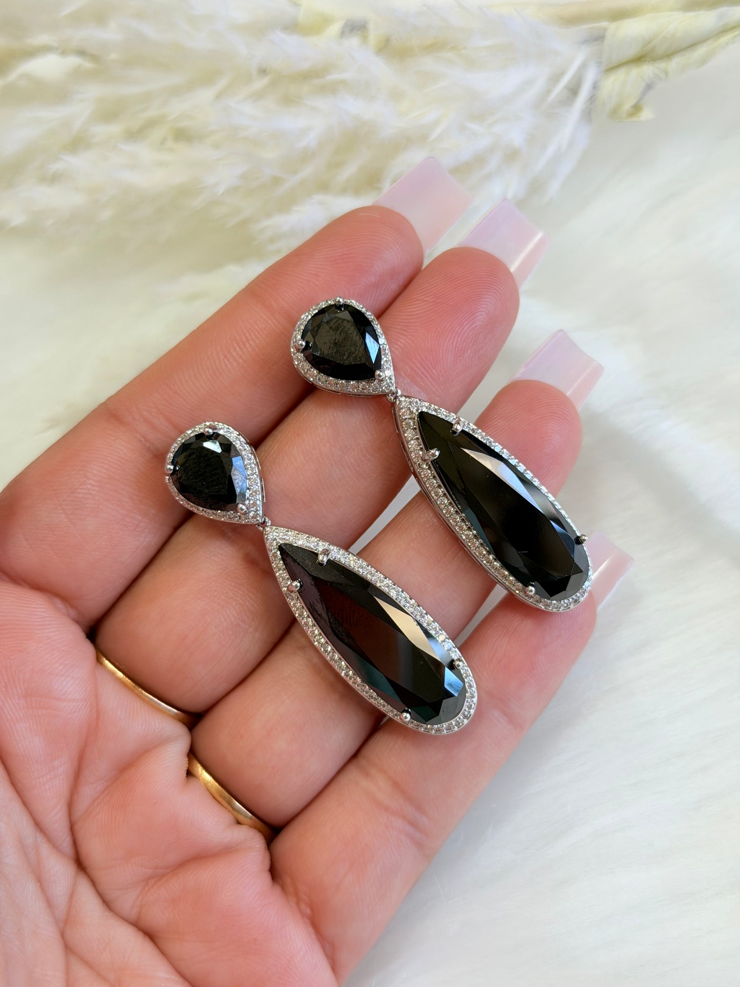 Exclusive earrings( Black)