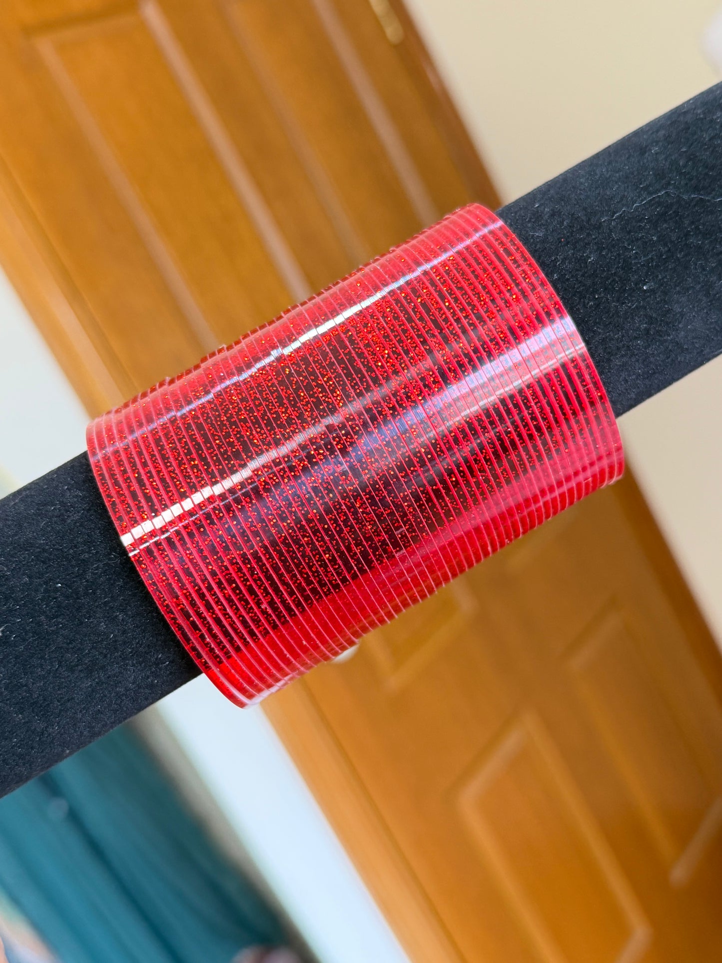 Plastic bangles set (Red)