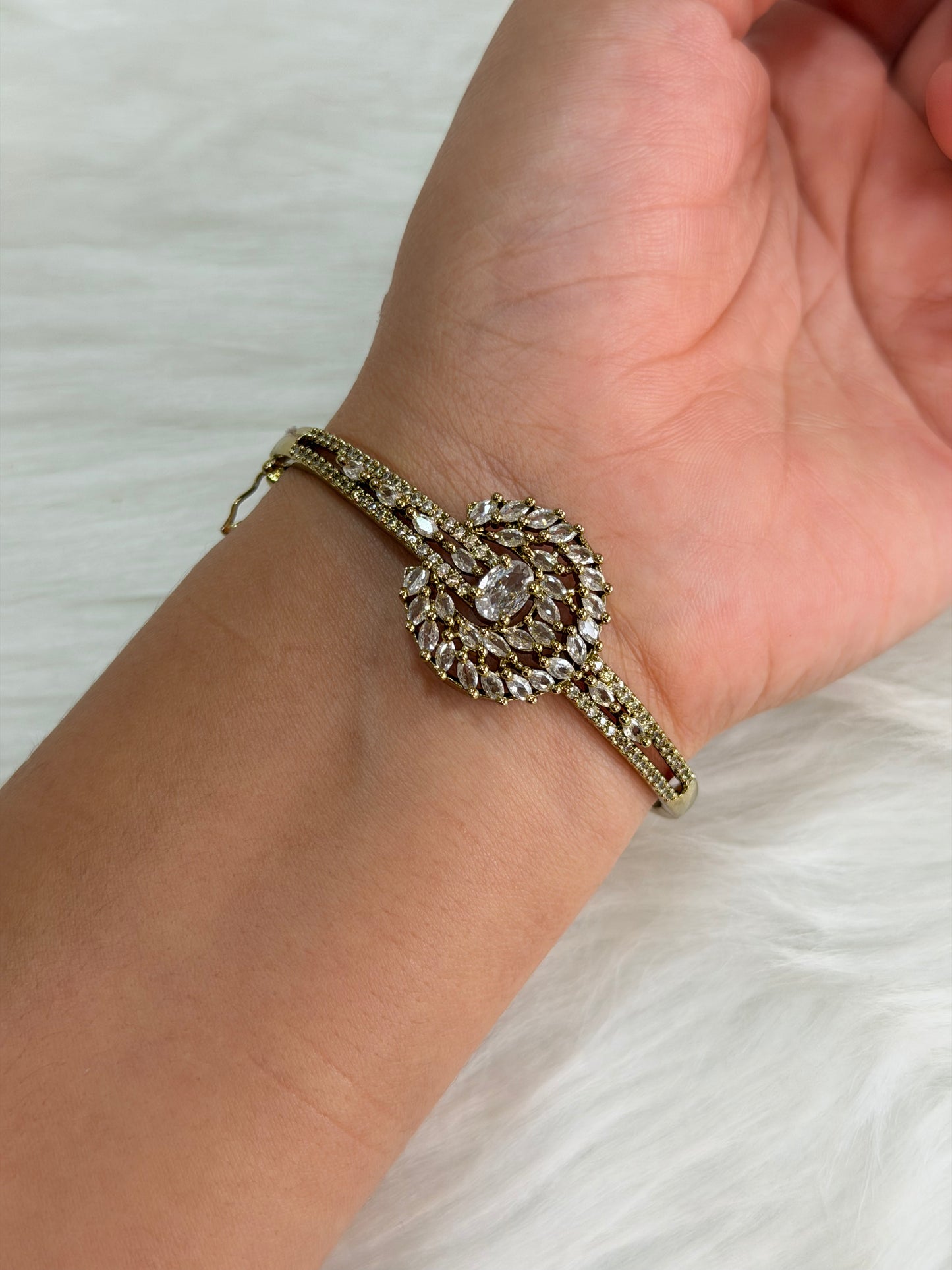 Ad bracelet ( Openable)