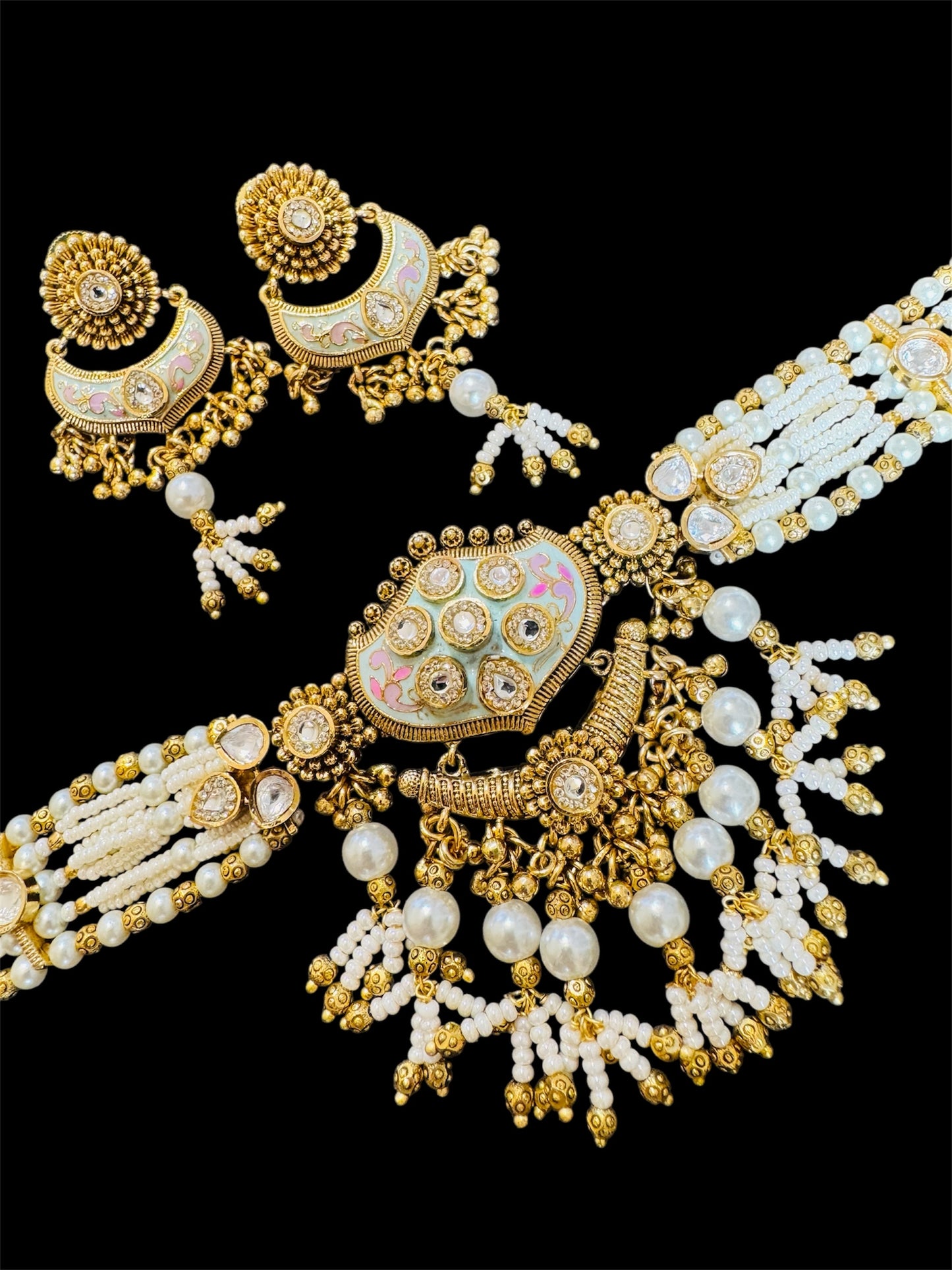 Gold look necklace