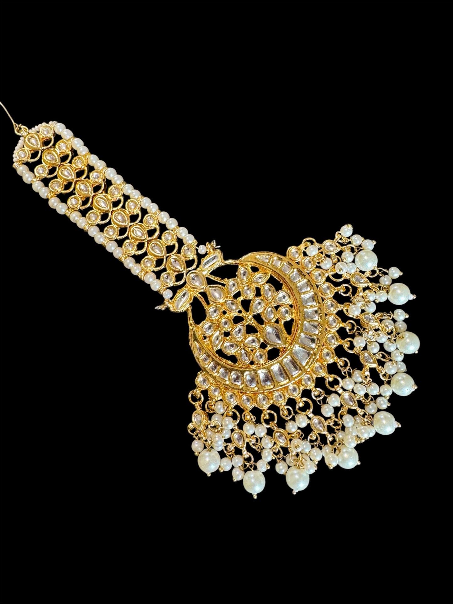 Oversized kundan tikka