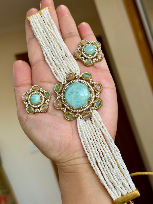 Premium kundan chokar set