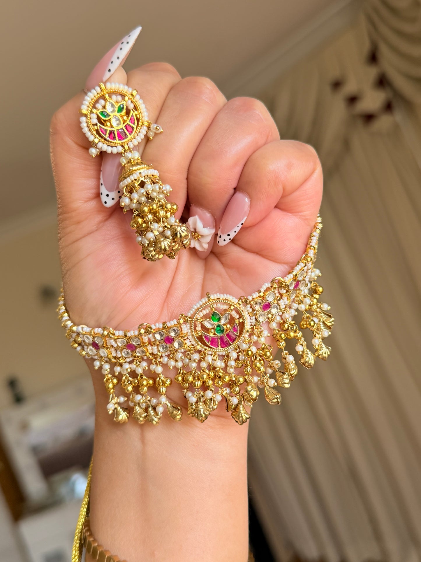 Pachi kundan chokar set