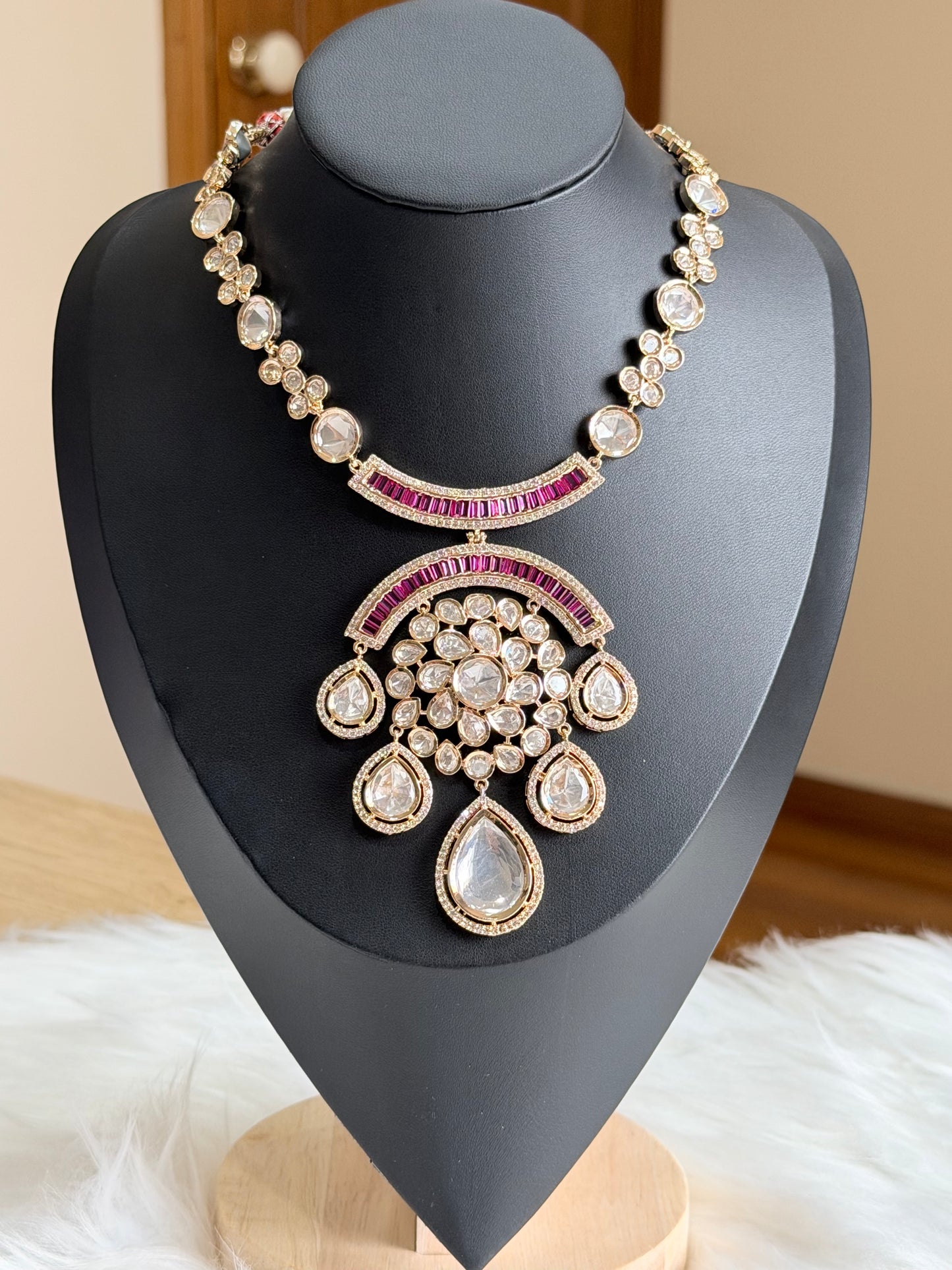 Tyani inspired premium necklace set