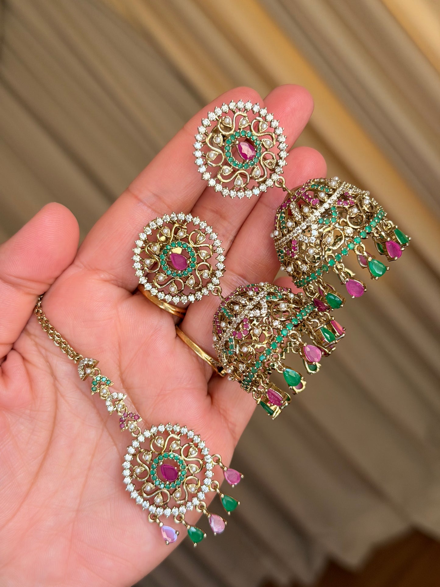 Ad jhumki tikka set