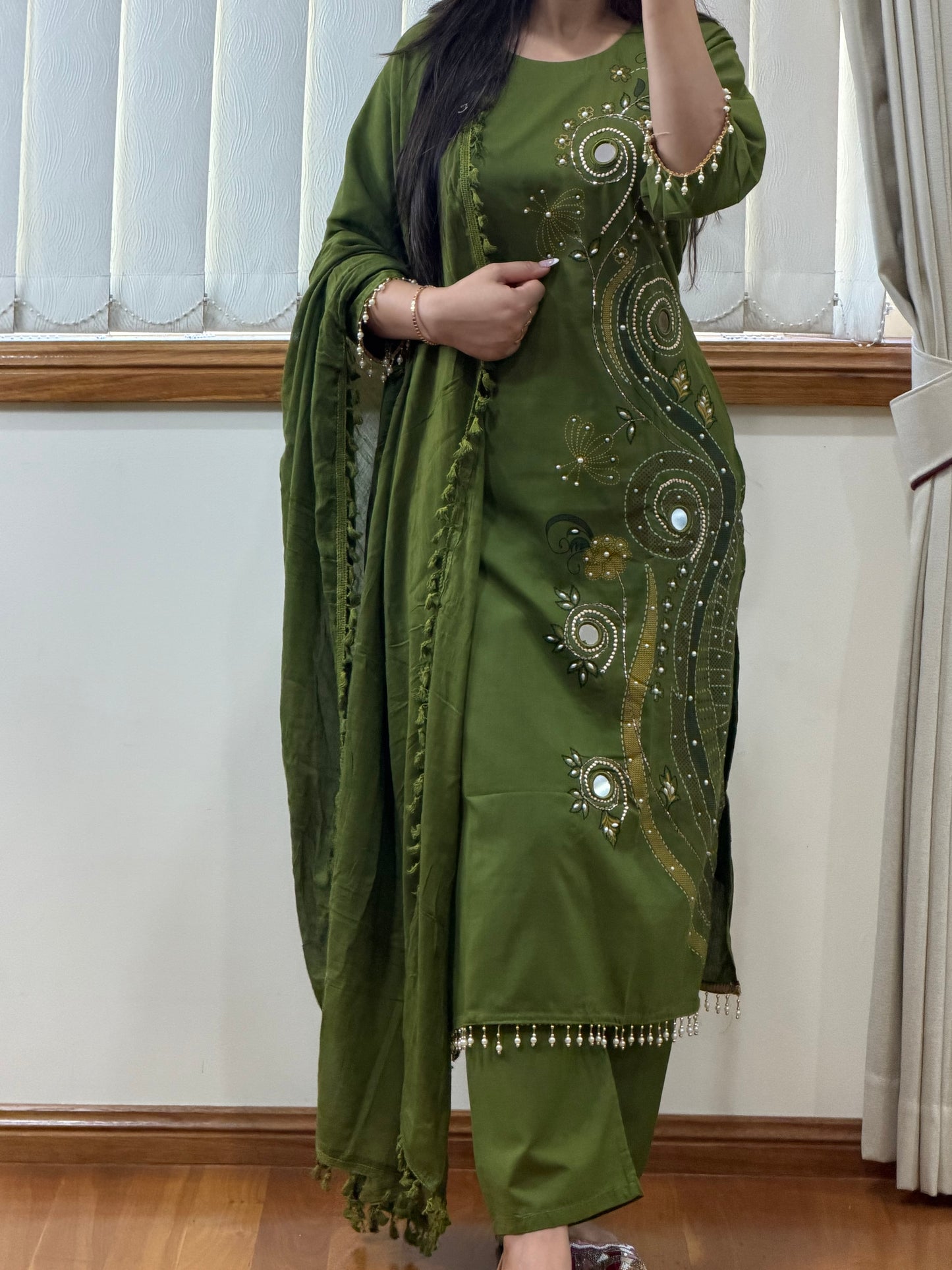 Cotton suit with original mirror eork