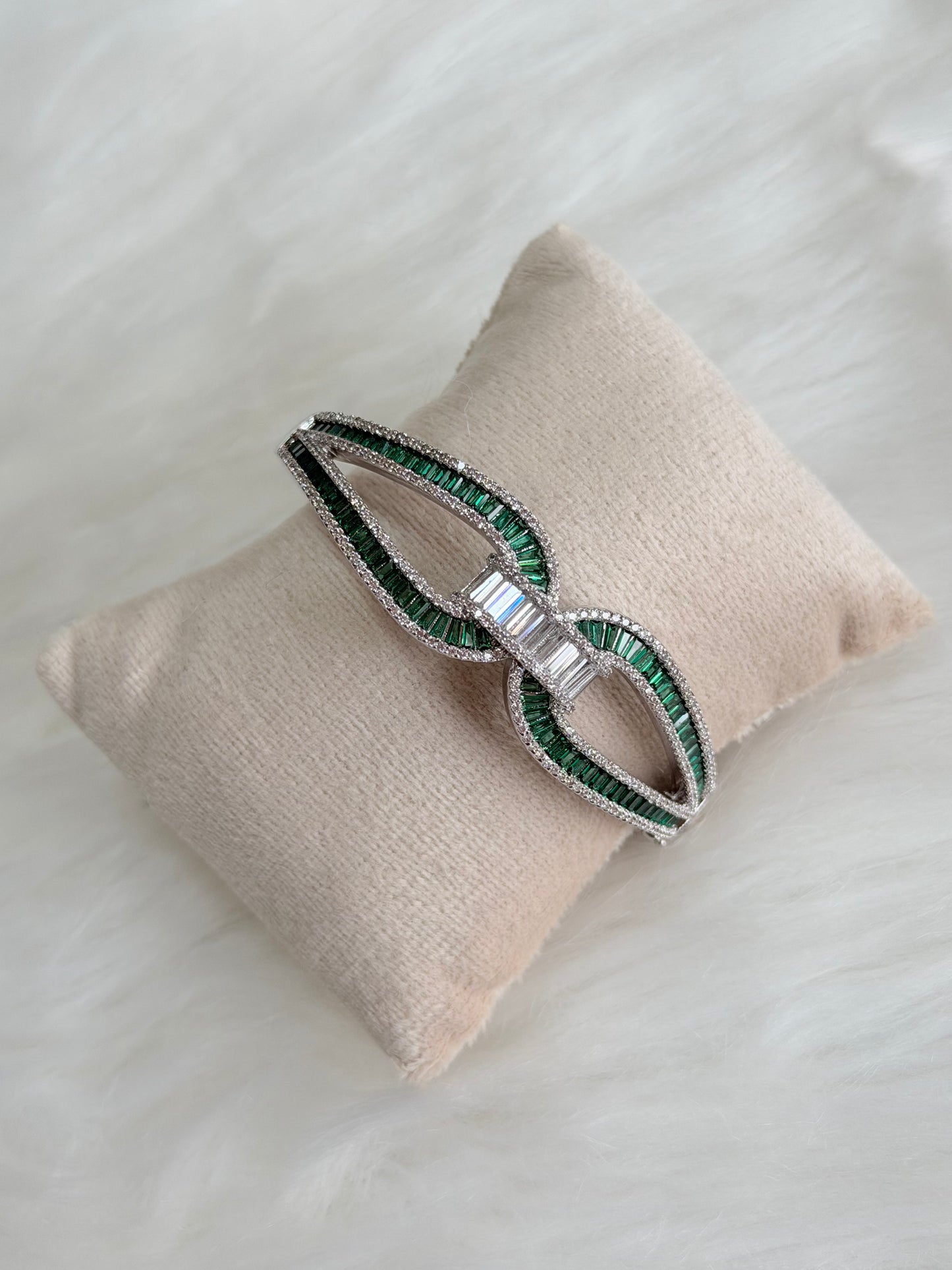 Exclusive bracelet with VVS clarity