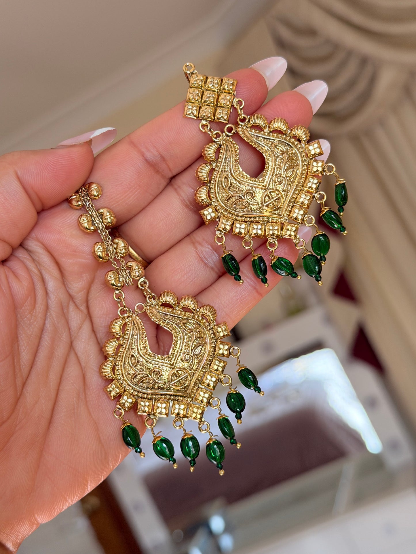 Traditional necklace set