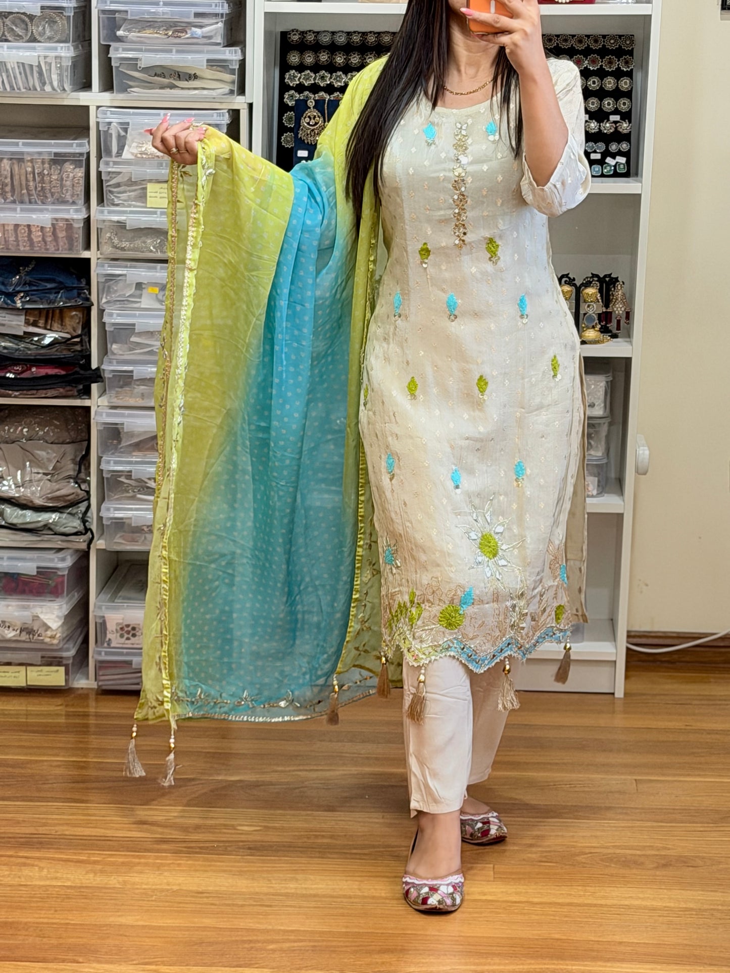 Elegant Handcrafted Shimar Jacquard Suit Set