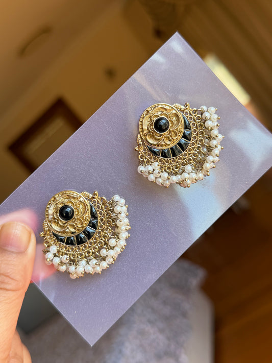 Kundan stud earrings