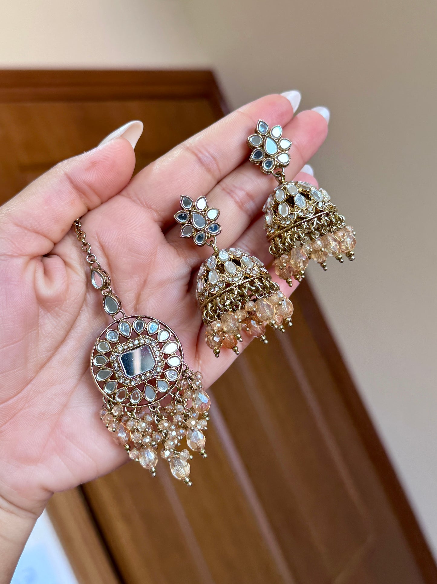 Mirror chokar set with crystal beads