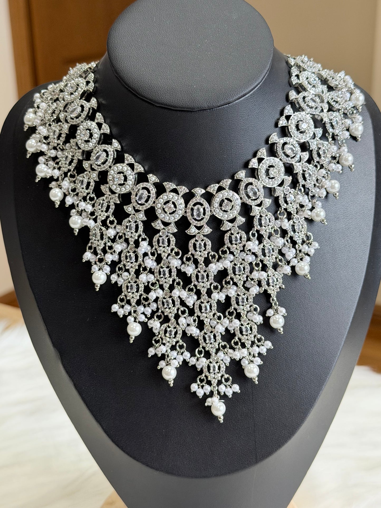Ad necklace set