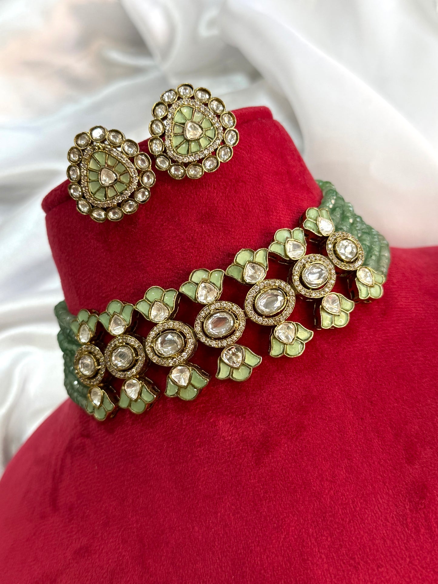 Premium kundan chokar set