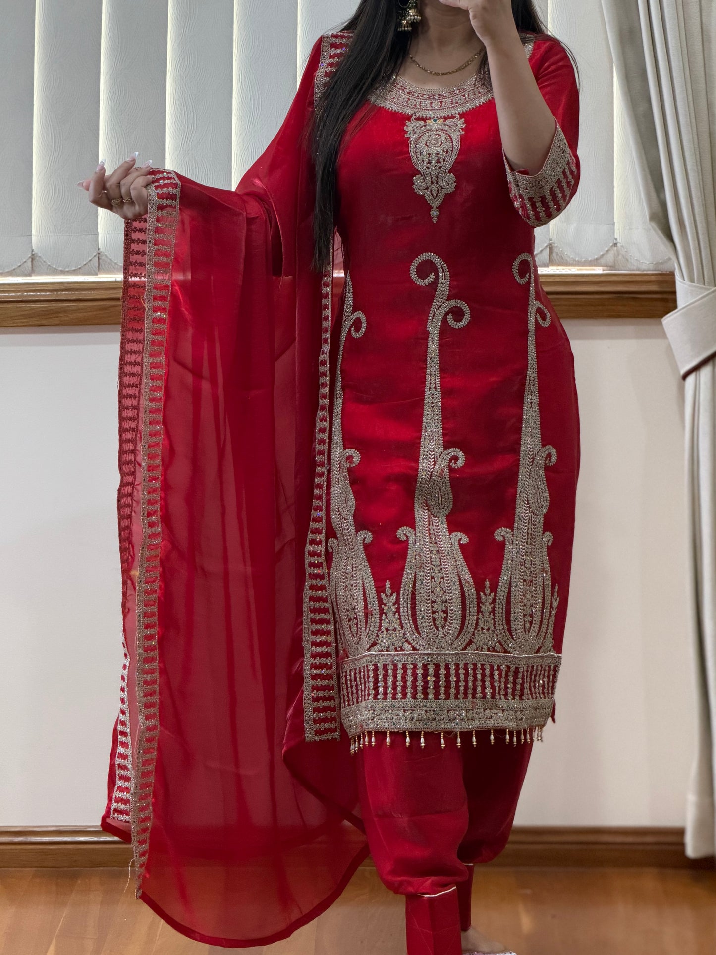 Traditional Farshi Glam