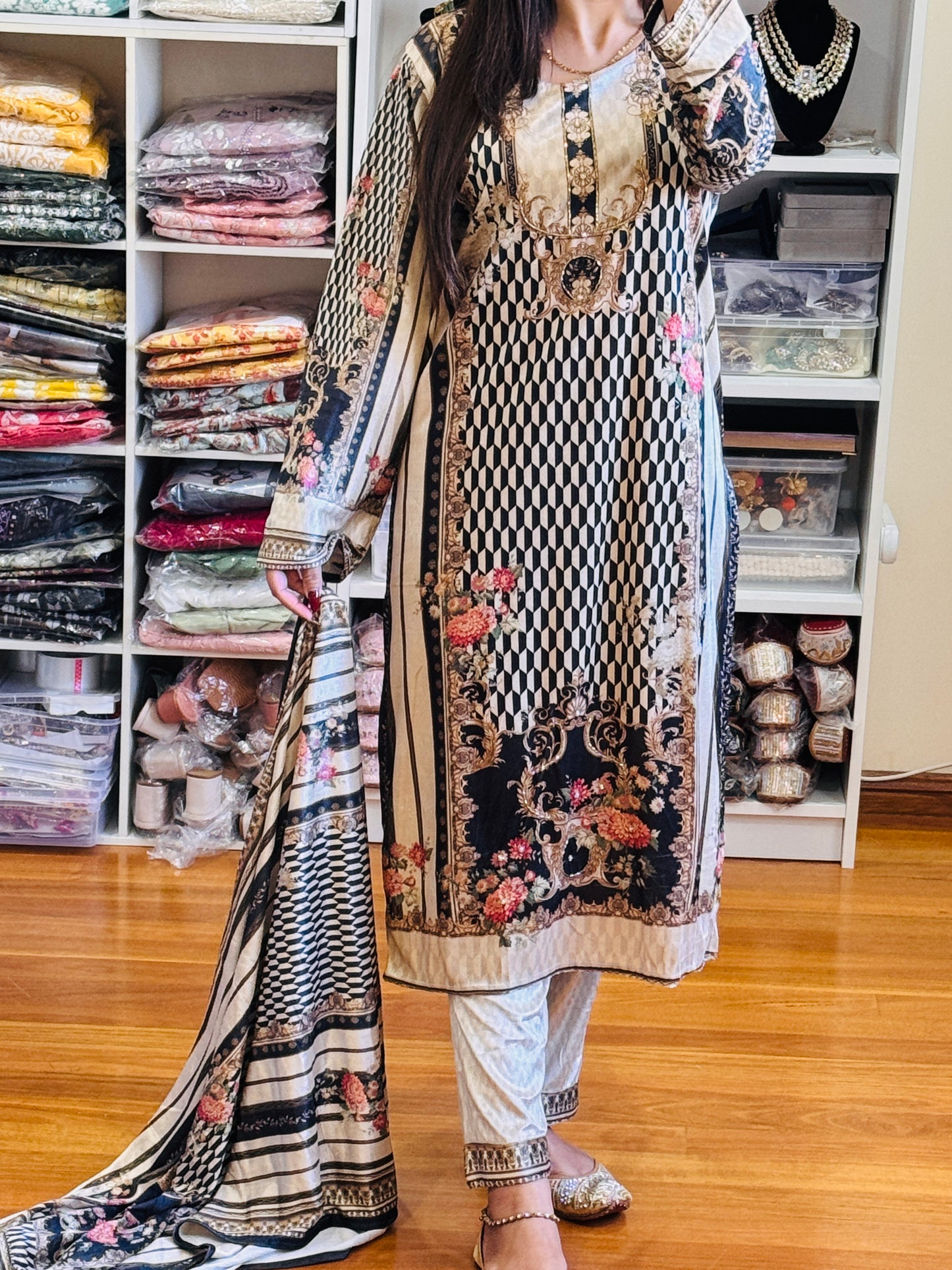 VELVET SUIT WITH DIGITAL PRINT