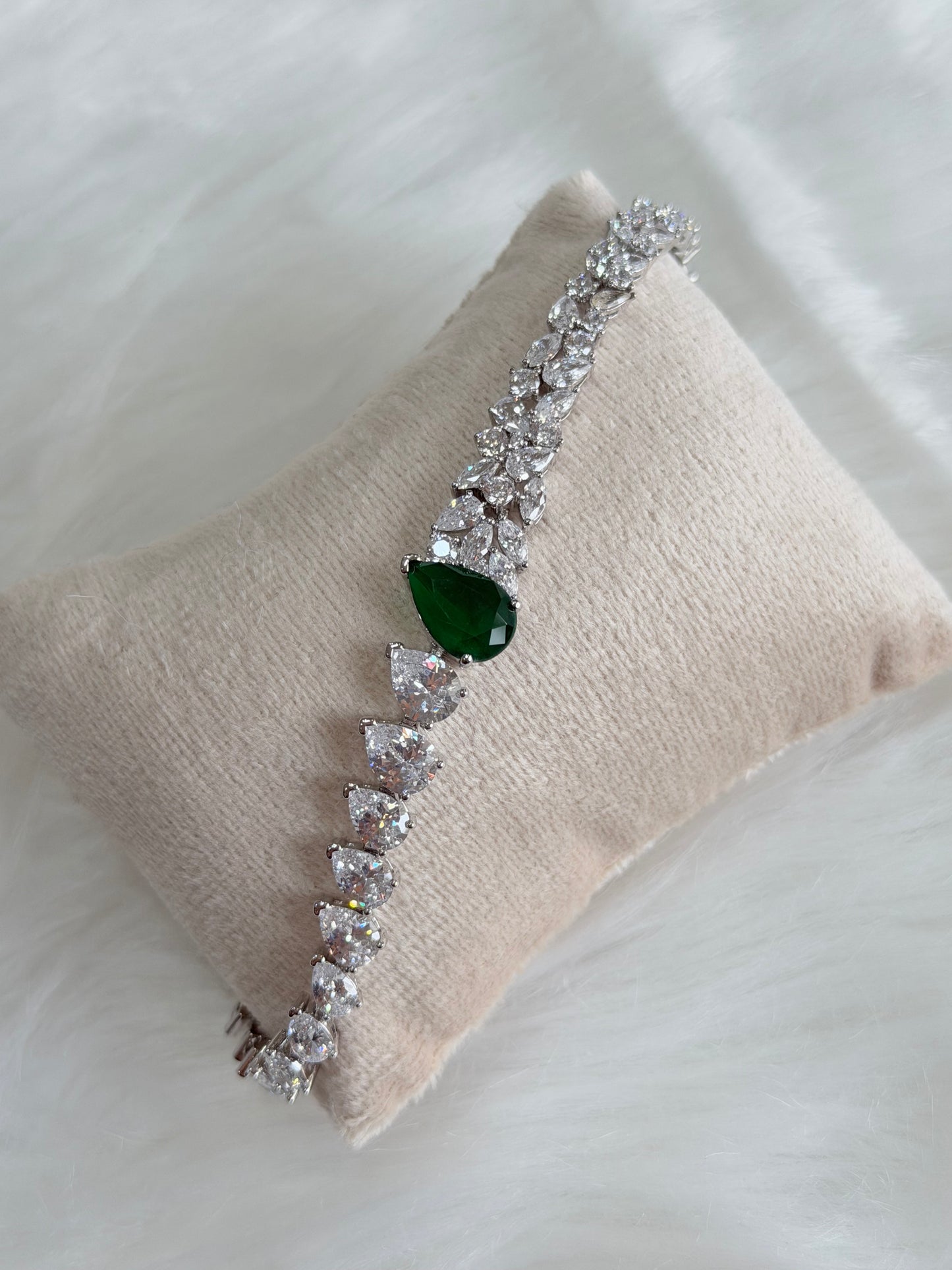 Exclusive bracelet with VVS clarity