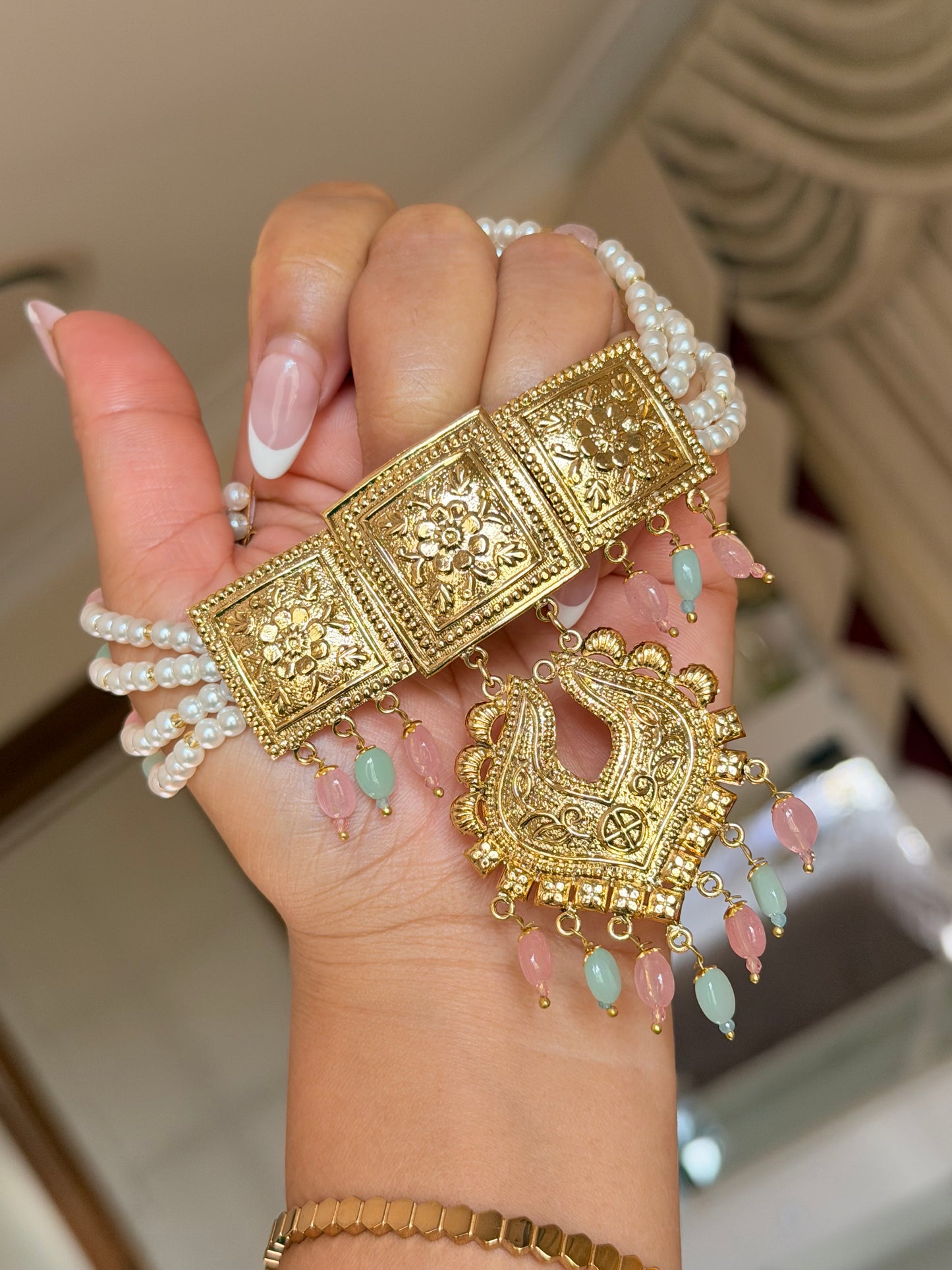 Traditional necklace set