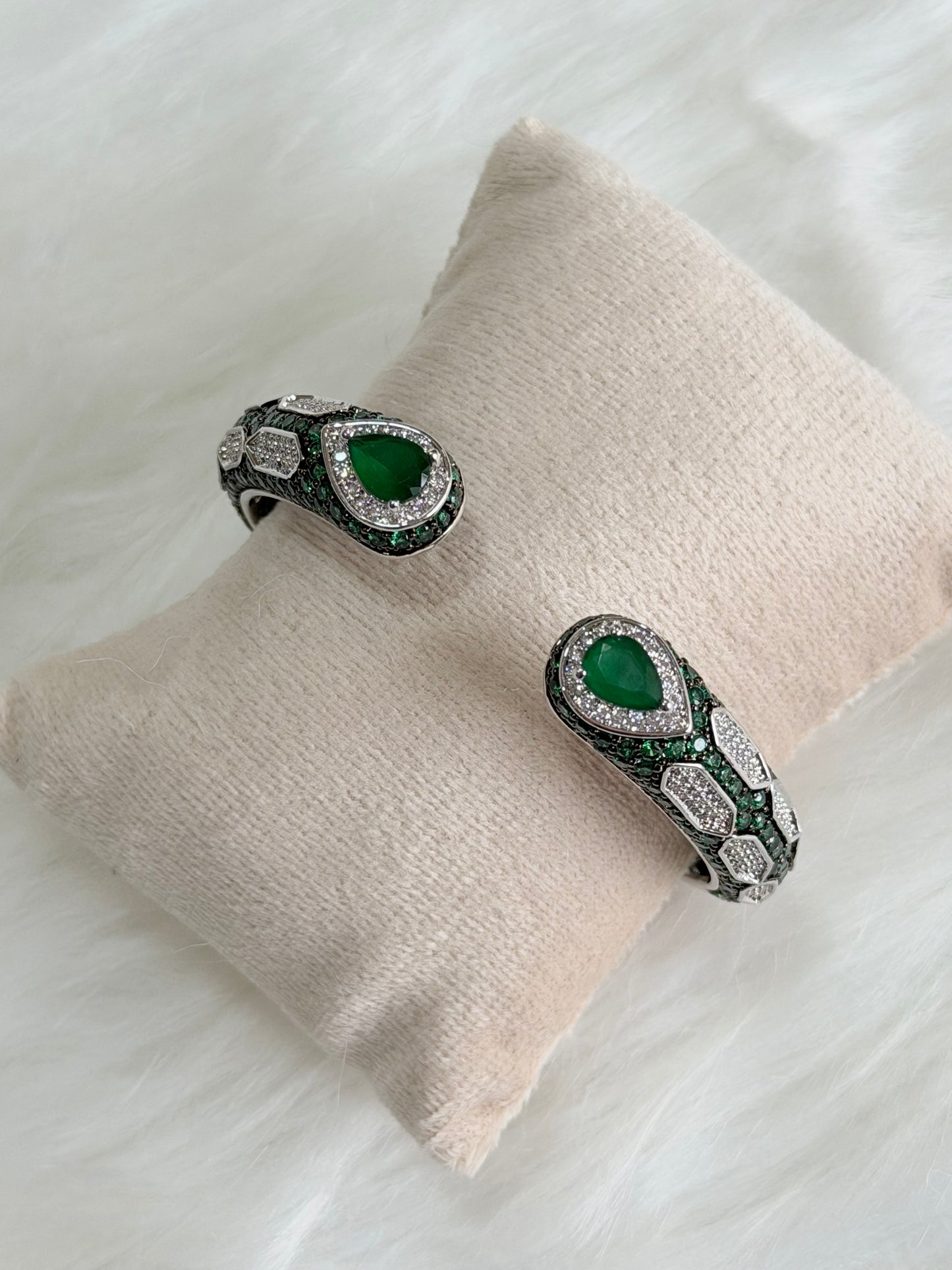 Exclusive bracelet with VVS clarity