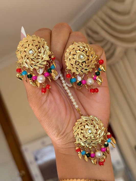Traditional earring tikka set