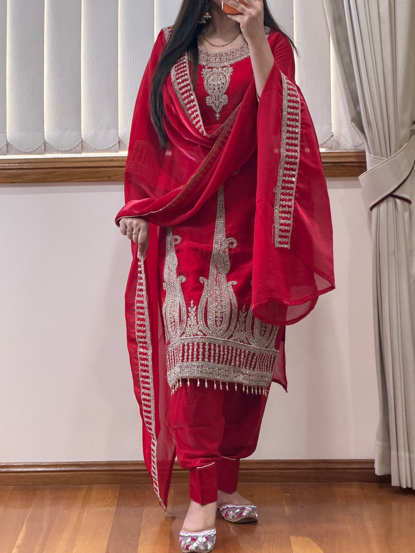 Traditional Farshi Glam