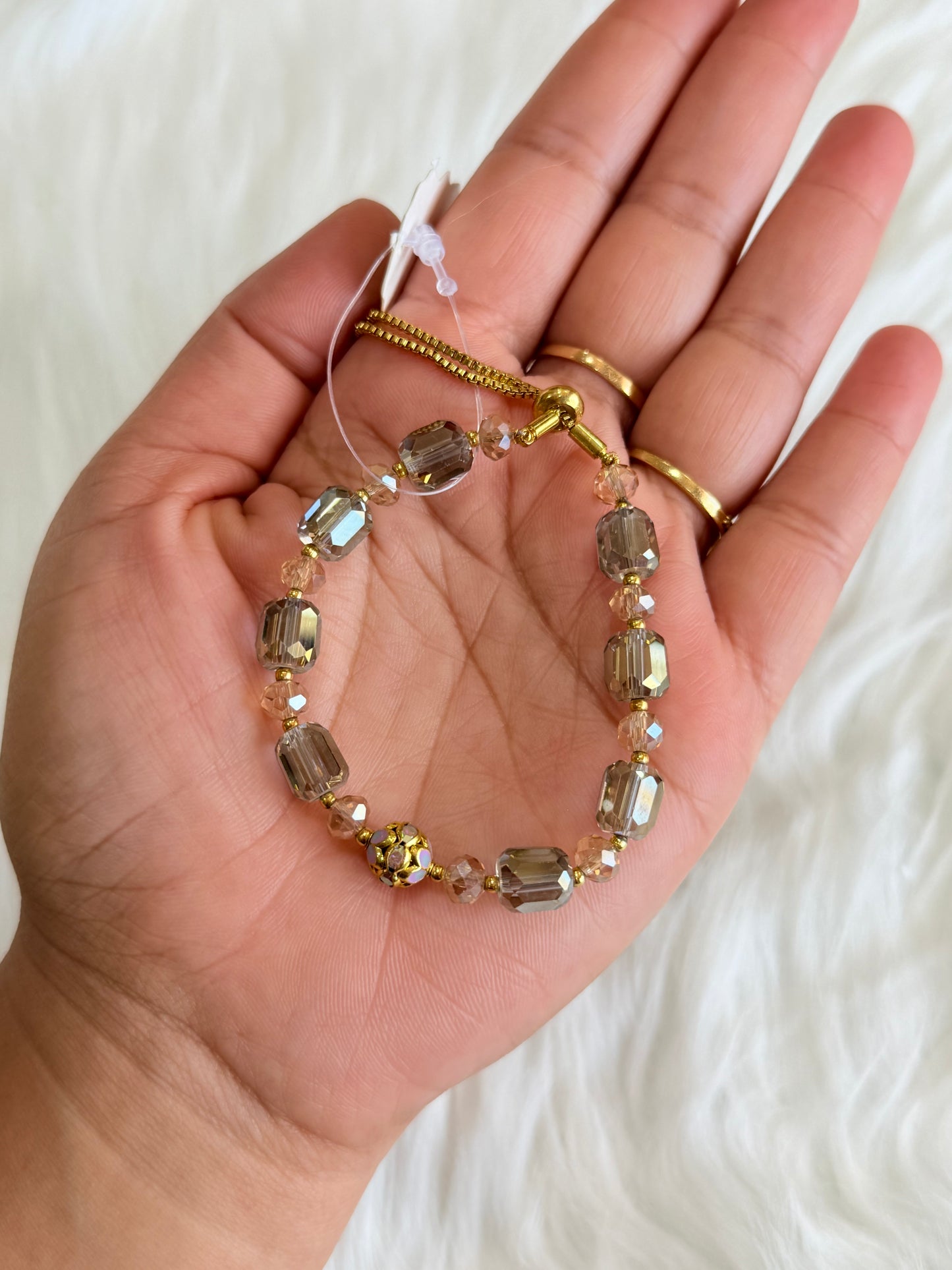 Adjustable bracelet
