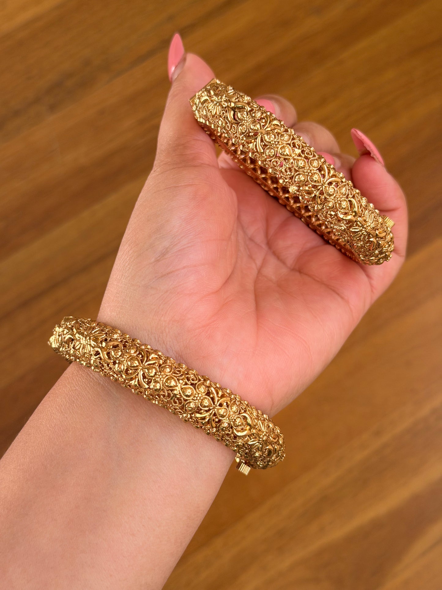 Premium gold look openable kangan