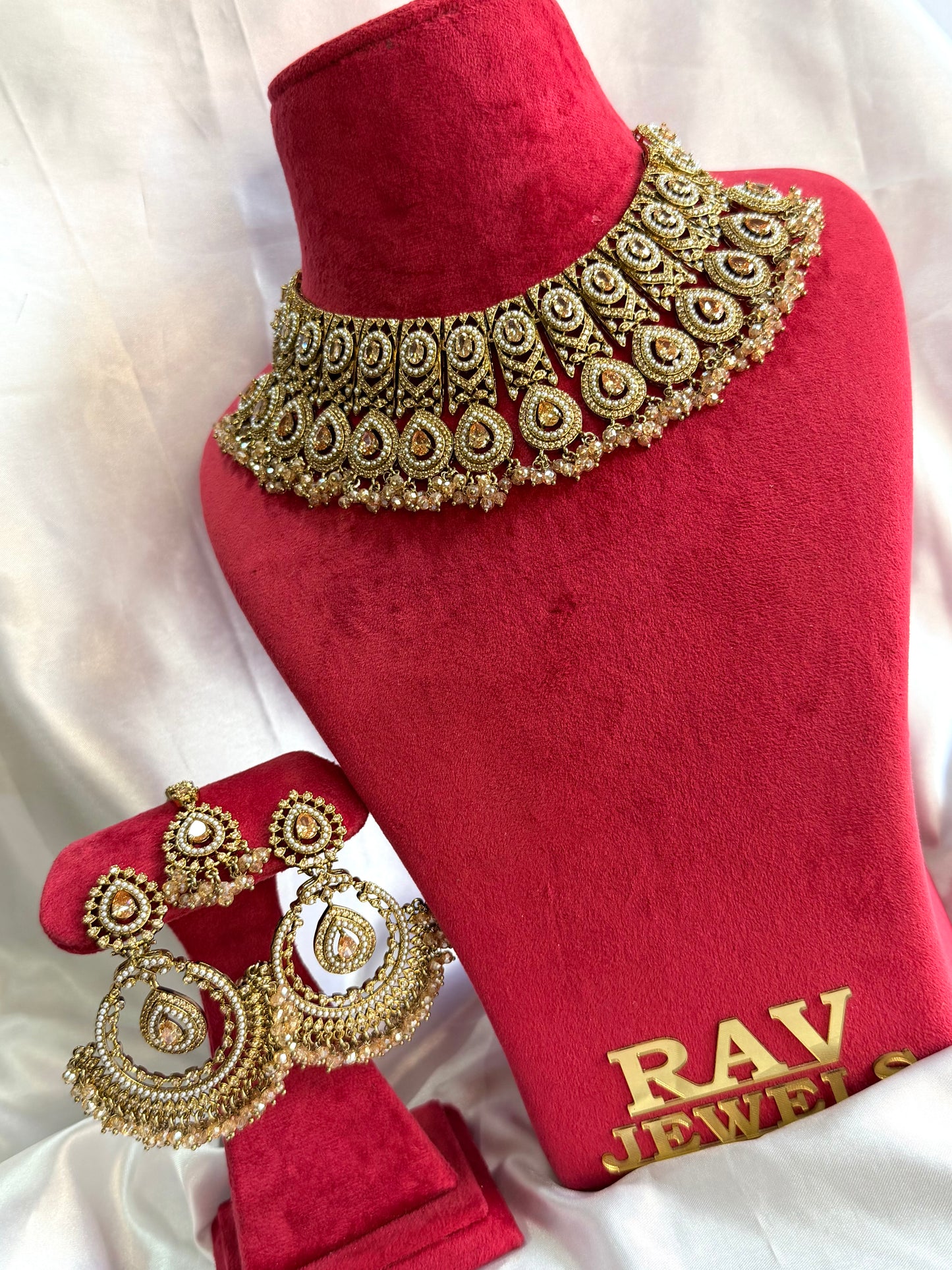 Premium Ad necklace set