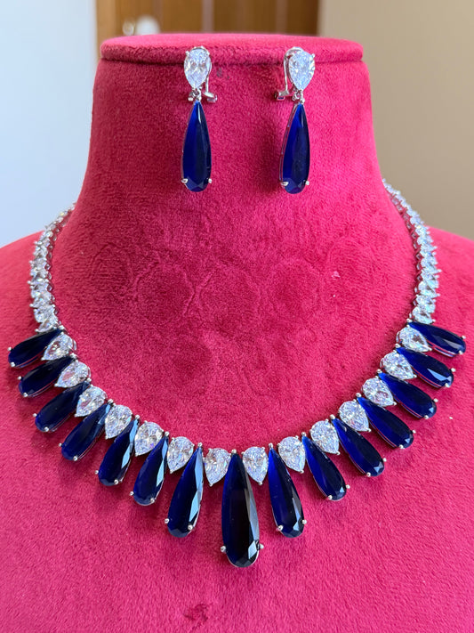 Exclusive necklace set