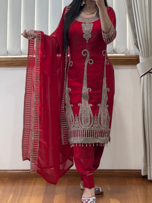 Traditional Farshi Glam