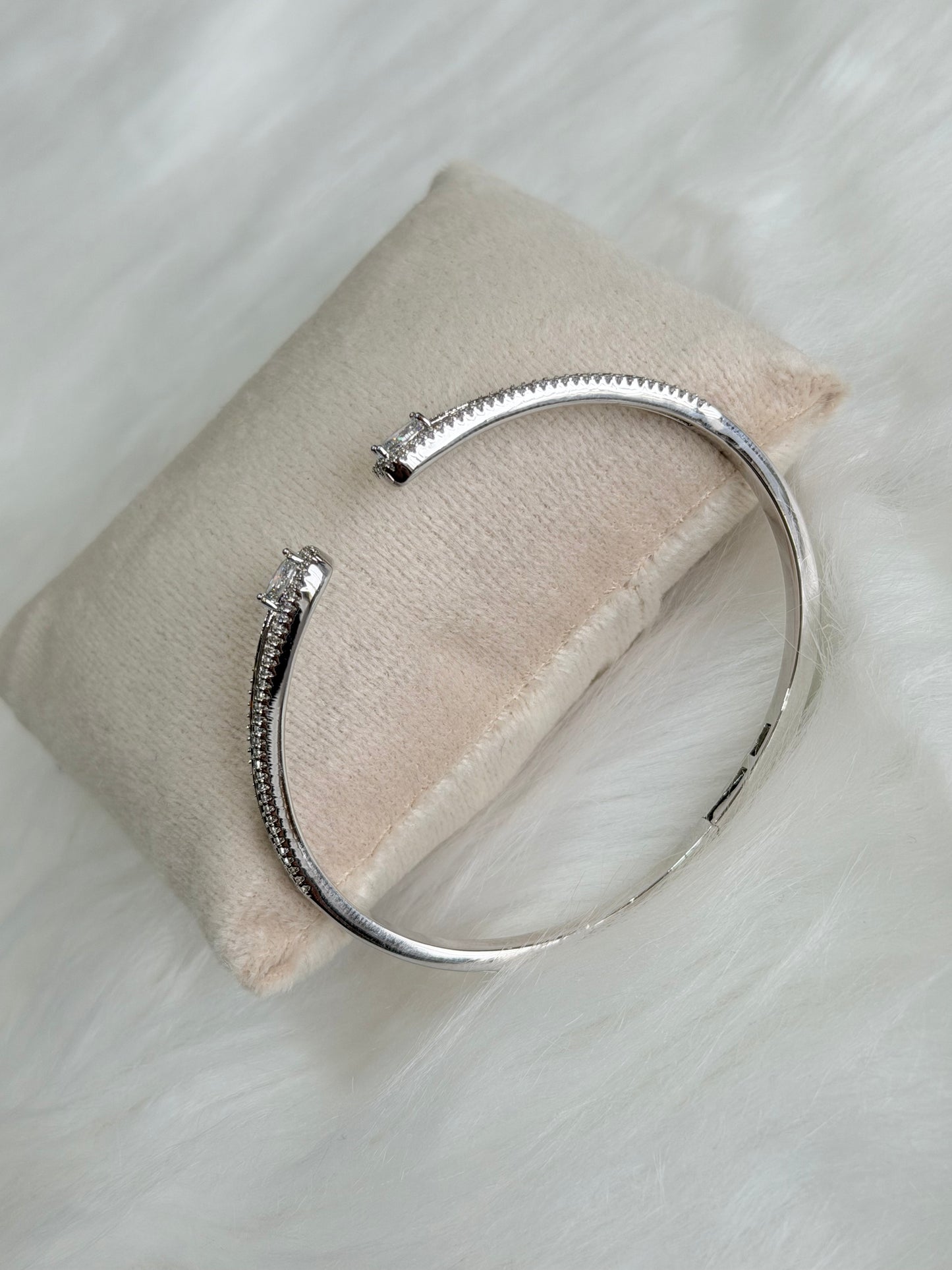 Exclusive bracelet with VVS clarity