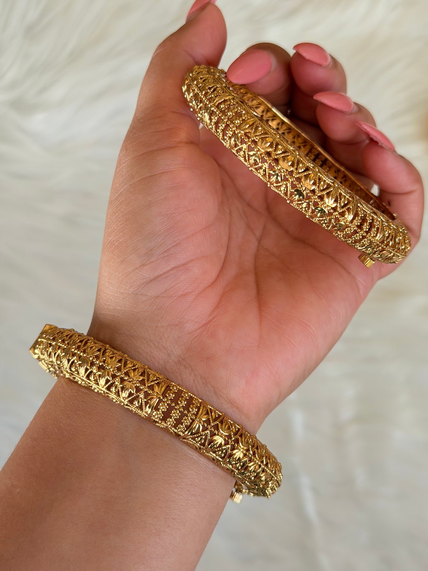 Premium gold look openable kangan