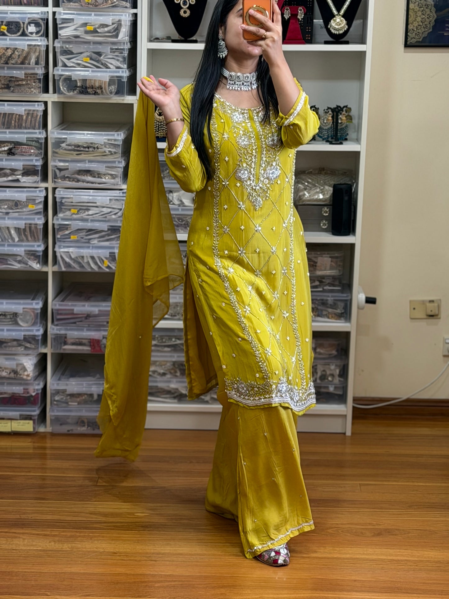 Pure chinon with heavy handwork suit