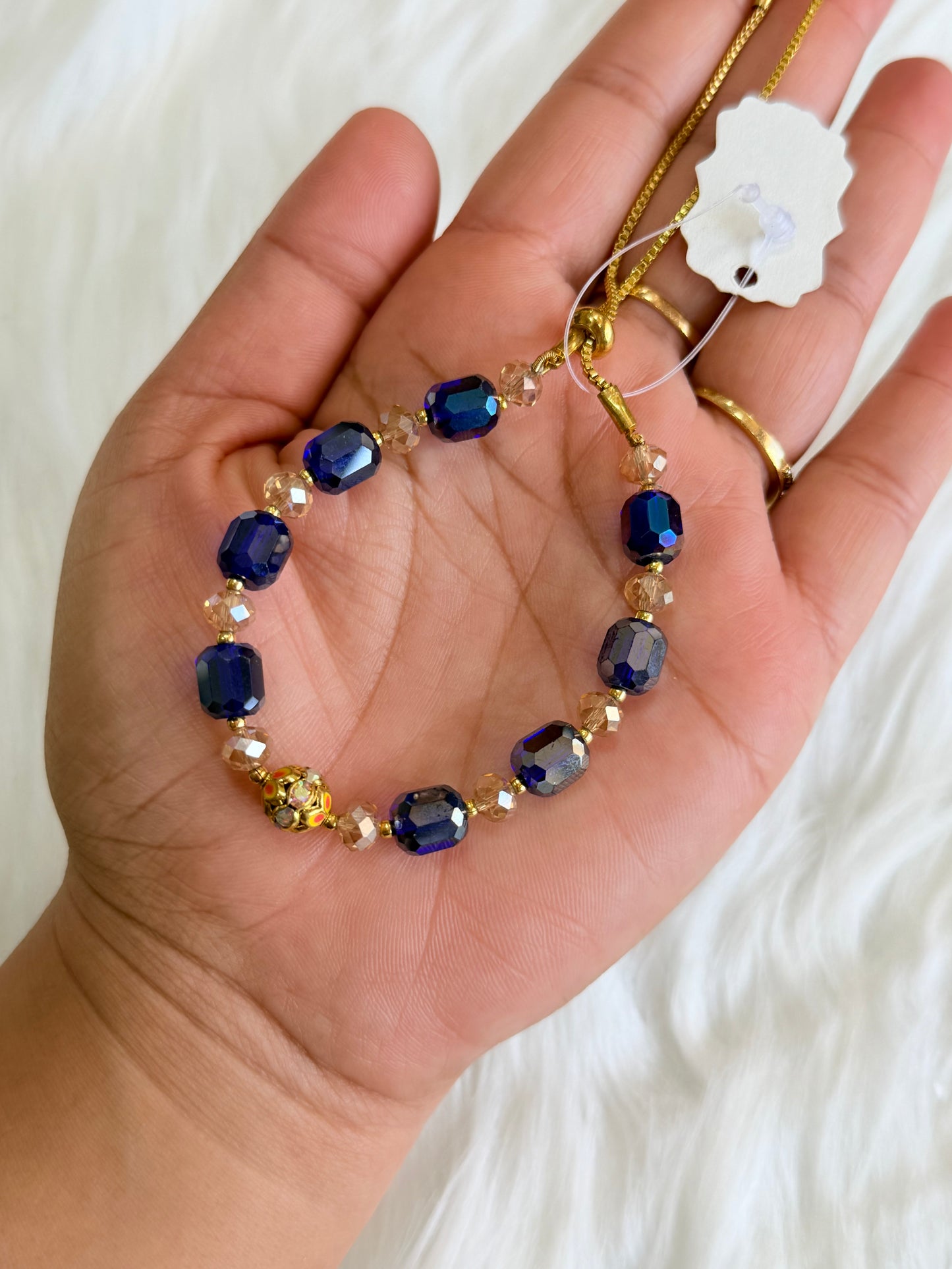 Adjustable bracelet