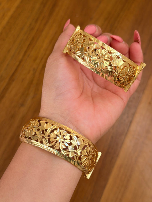 Premium gold look openable kangan